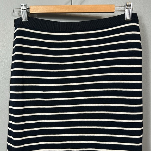 Gap Cotton Navy Cream Striped Maxi Side Slit Skirt size S - gently used - Picture 5 of 7